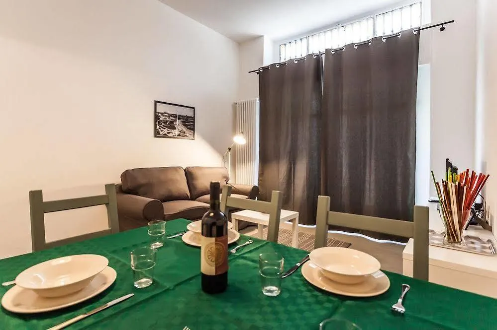 Temporary House - Sant'Agostino Apartment Milan