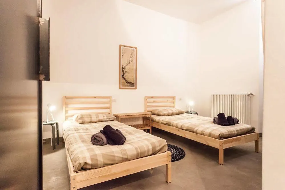 Temporary House - Sant'Agostino Apartment Milan