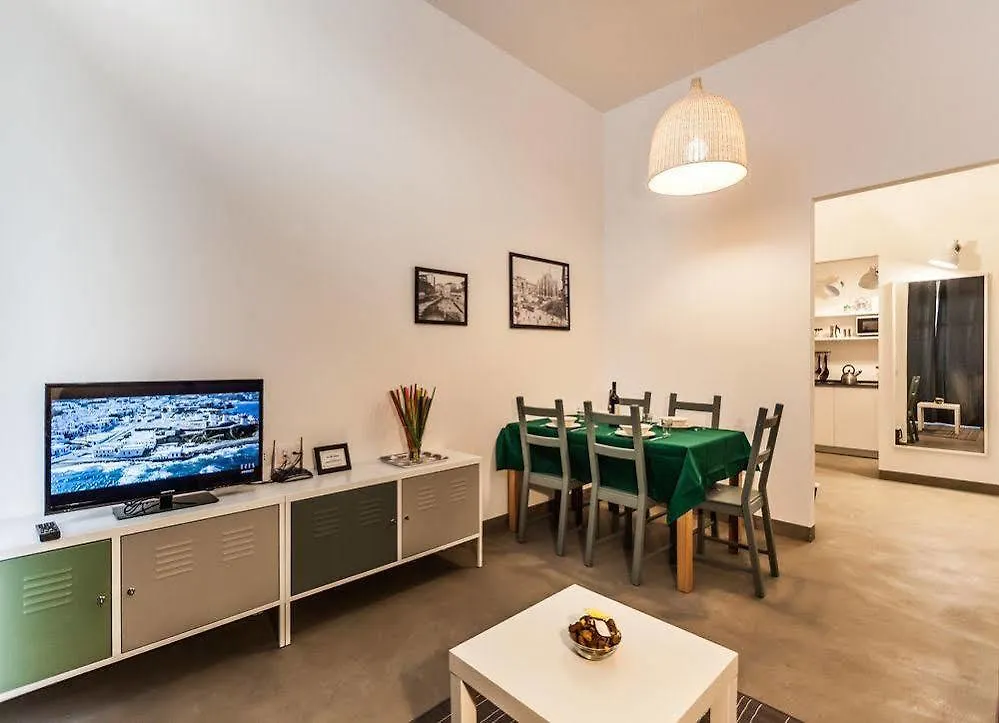 Temporary House - Sant'Agostino Apartment Milan