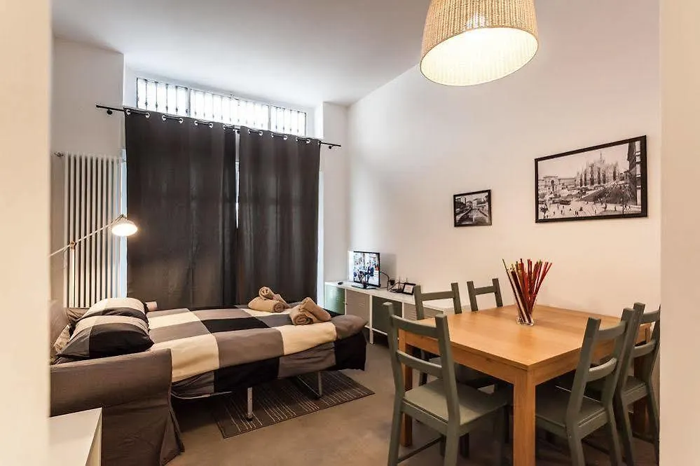 Temporary House - Sant'Agostino Apartment Milan