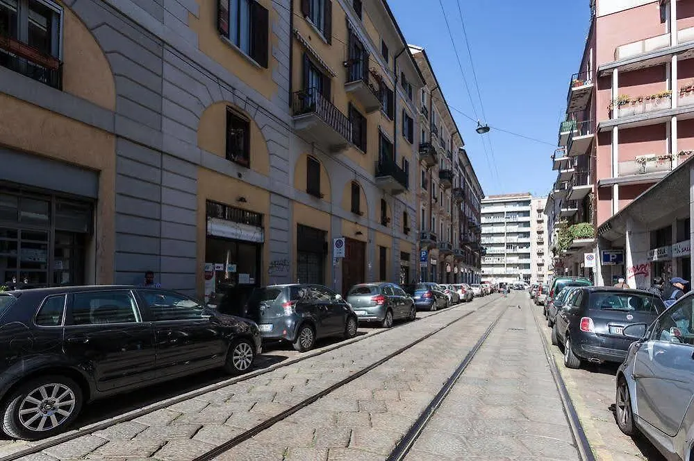 Temporary House - Sant'Agostino Apartment Milan